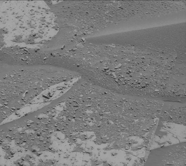 Sol 3914: Mast Camera (Mastcam)