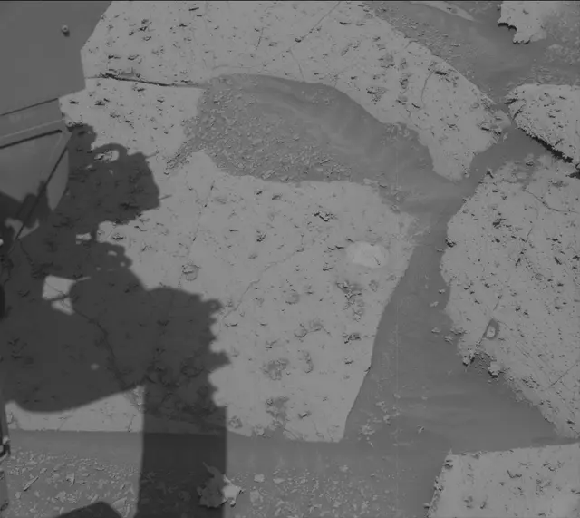 Sol 3914: Mast Camera (Mastcam)