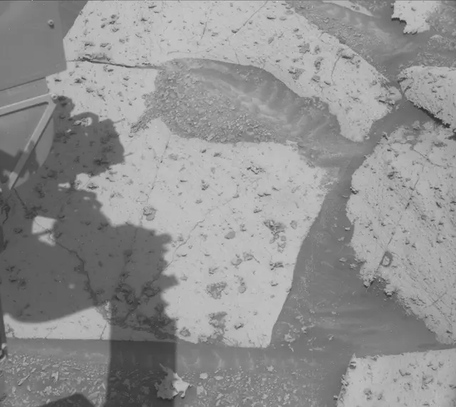 Sol 3914: Mast Camera (Mastcam)