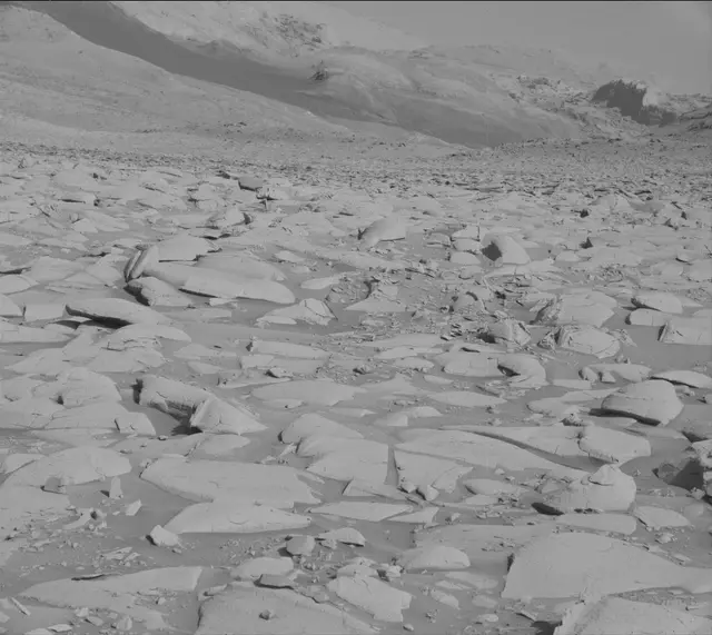 Sol 3914: Mast Camera (Mastcam)