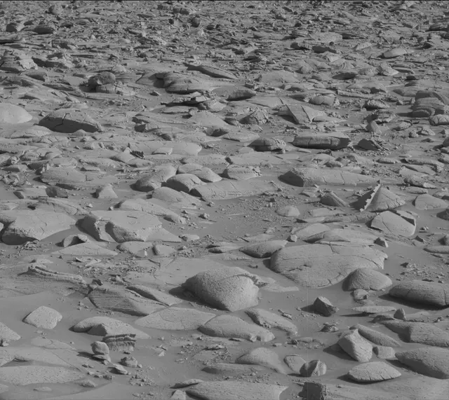 Sol 3914: Mast Camera (Mastcam)