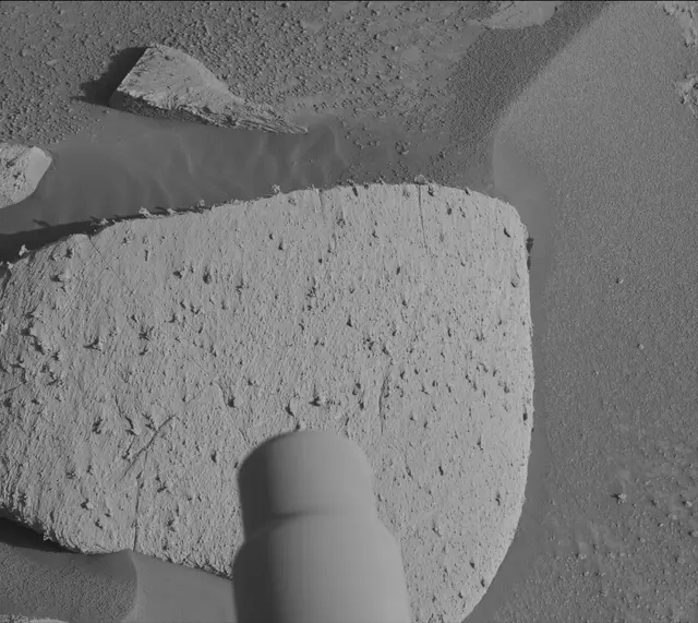 Sol 3914: Mast Camera (Mastcam)