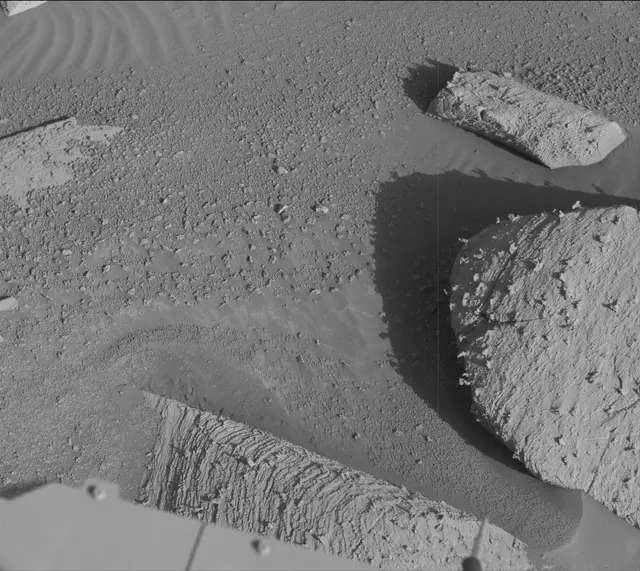 Sol 3914: Mast Camera (Mastcam)