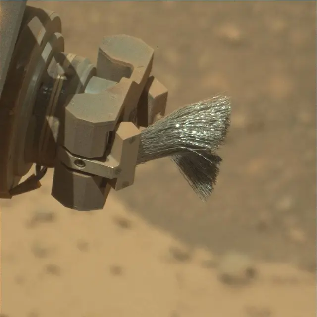 Sol 3914: Mast Camera (Mastcam)