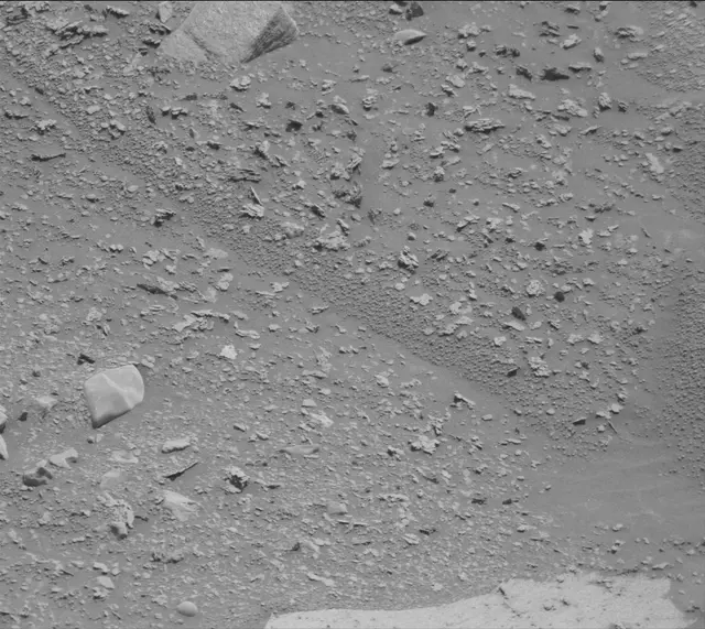 Sol 3914: Mast Camera (Mastcam)