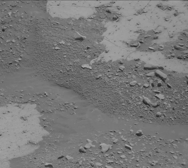 Sol 3914: Mast Camera (Mastcam)