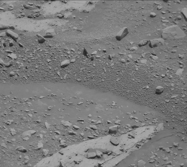 Sol 3914: Mast Camera (Mastcam)