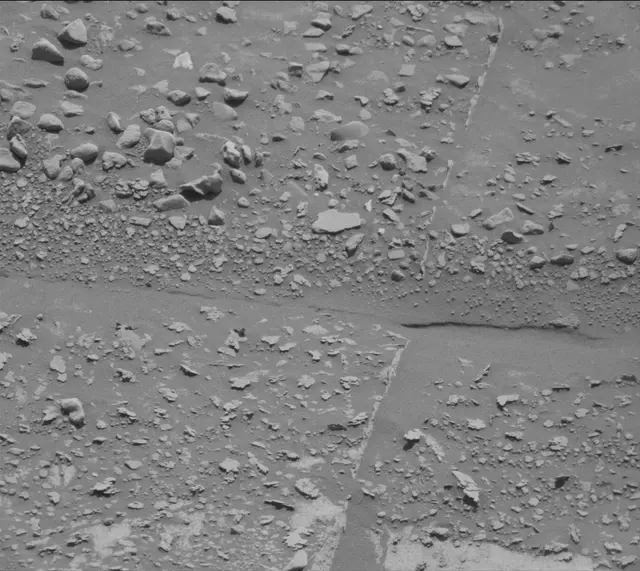 Sol 3914: Mast Camera (Mastcam)