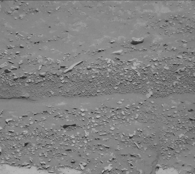 Sol 3914: Mast Camera (Mastcam)