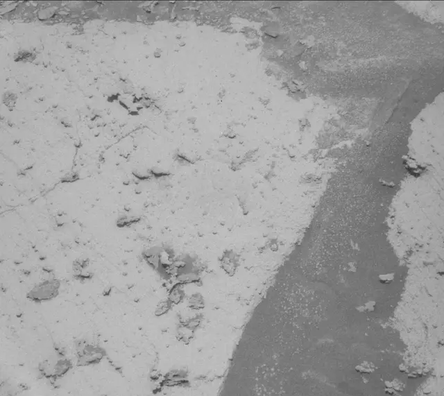 Sol 3914: Mast Camera (Mastcam)