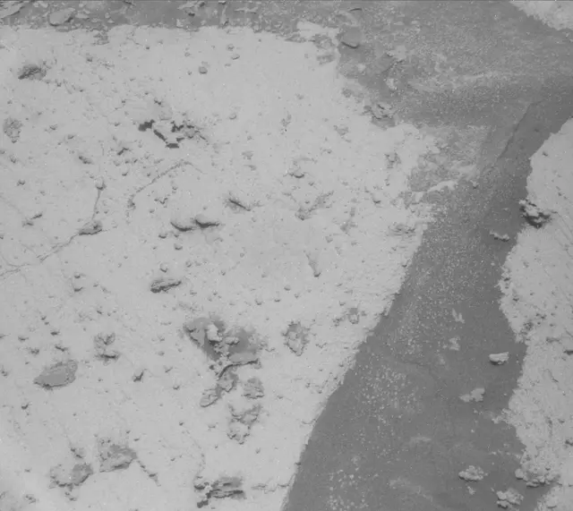 Sol 3914: Mast Camera (Mastcam)