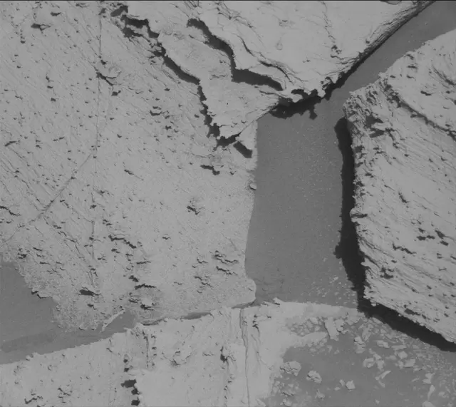 Sol 3914: Mast Camera (Mastcam)