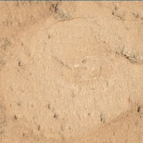 Sol 3914: Mars Hand Lens Imager (MAHLI)
