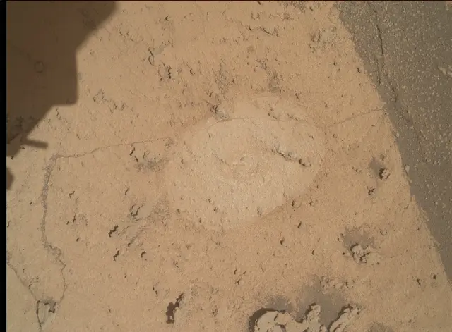 Sol 3914: Mars Hand Lens Imager (MAHLI)