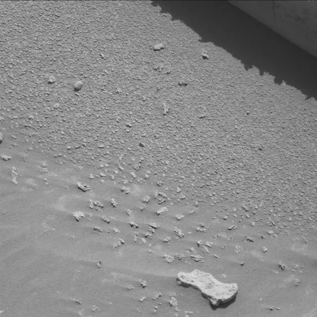 Sol 3915: Mast Camera (Mastcam)