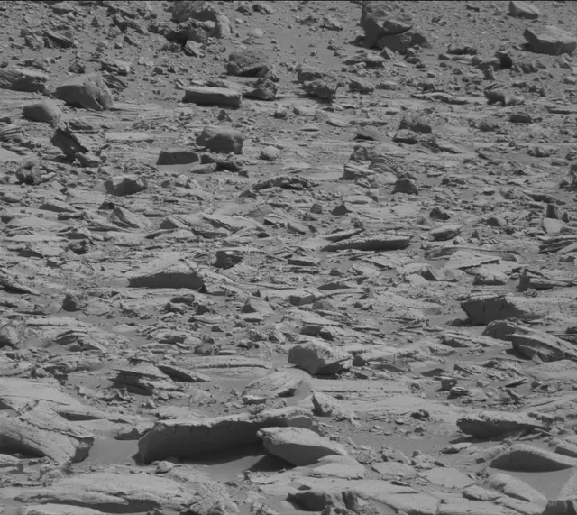 Sol 3916: Mast Camera (Mastcam)