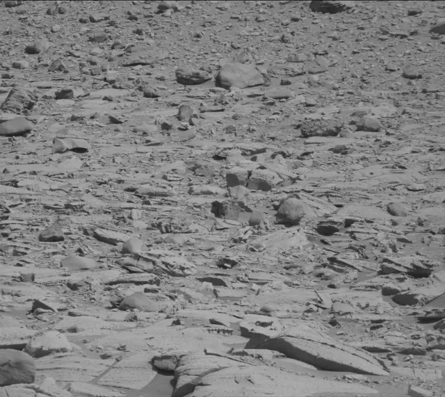 Sol 3916: Mast Camera (Mastcam)