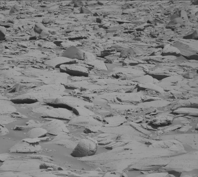 Sol 3916: Mast Camera (Mastcam)