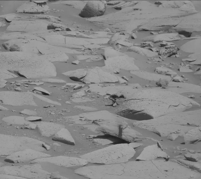 Sol 3916: Mast Camera (Mastcam)