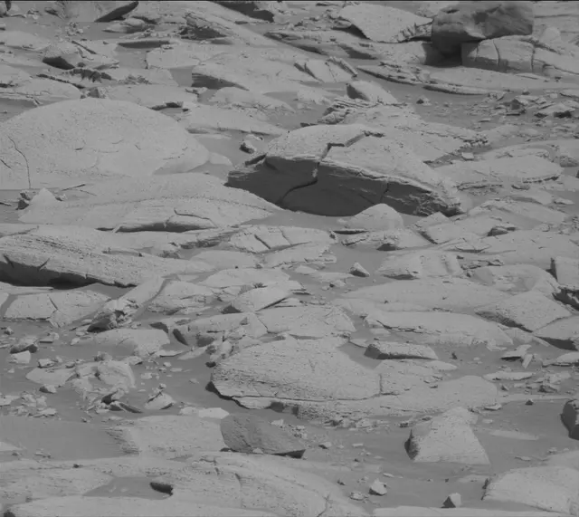 Sol 3916: Mast Camera (Mastcam)