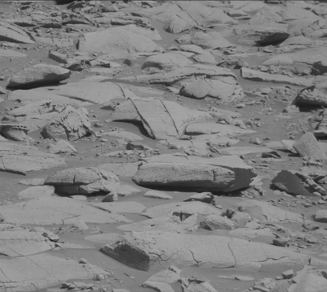 Sol 3916: Mast Camera (Mastcam)