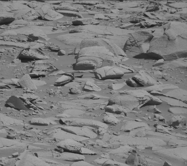Sol 3916: Mast Camera (Mastcam)
