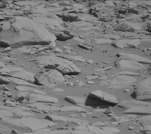 Sol 3916: Mast Camera (Mastcam)