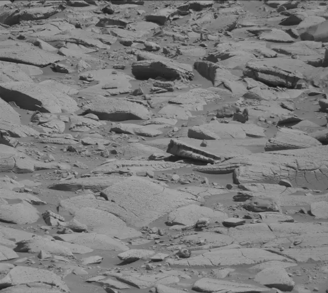 Sol 3916: Mast Camera (Mastcam)