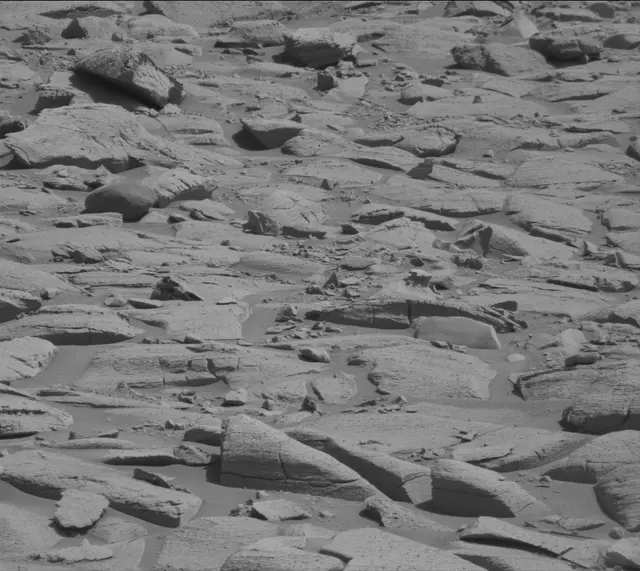 Sol 3916: Mast Camera (Mastcam)