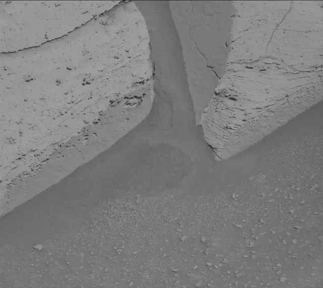 Sol 3916: Mast Camera (Mastcam)