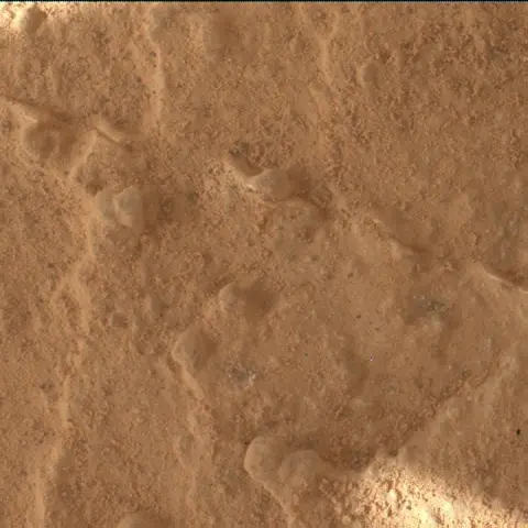 Sol 3916: Mars Hand Lens Imager (MAHLI)