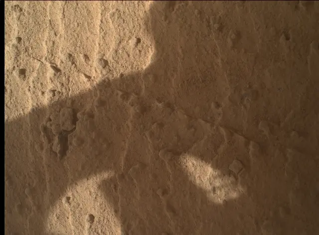 Sol 3916: Mars Hand Lens Imager (MAHLI)
