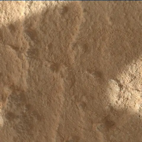 Sol 3916: Mars Hand Lens Imager (MAHLI)