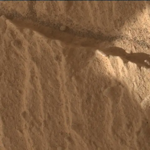 Sol 3916: Mars Hand Lens Imager (MAHLI)
