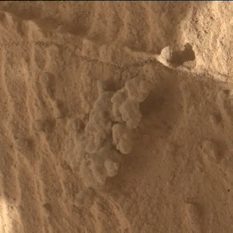 Sol 3916: Mars Hand Lens Imager (MAHLI)
