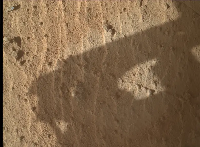 Sol 3916: Mars Hand Lens Imager (MAHLI)