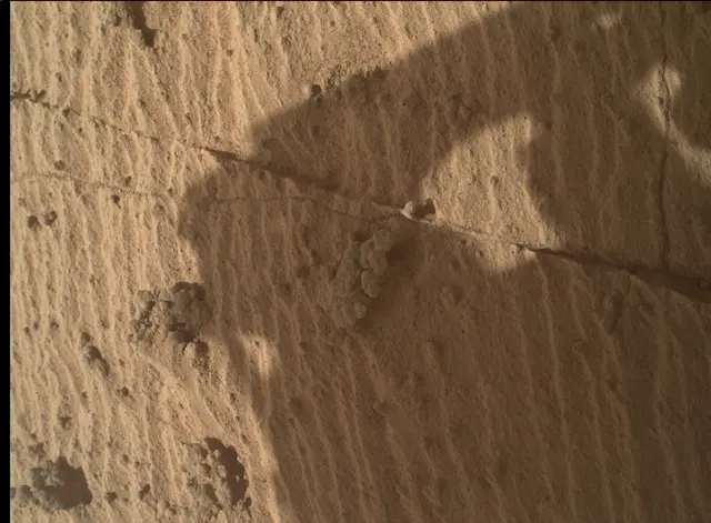 Sol 3916: Mars Hand Lens Imager (MAHLI)