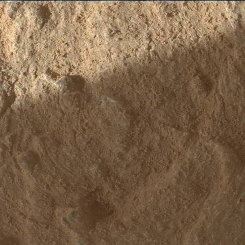 Sol 3916: Mars Hand Lens Imager (MAHLI)