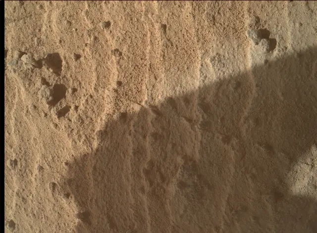 Sol 3916: Mars Hand Lens Imager (MAHLI)