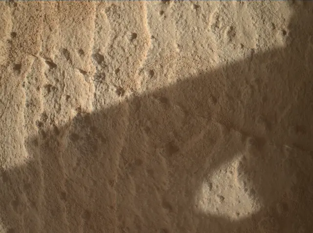 Sol 3916: Mars Hand Lens Imager (MAHLI)