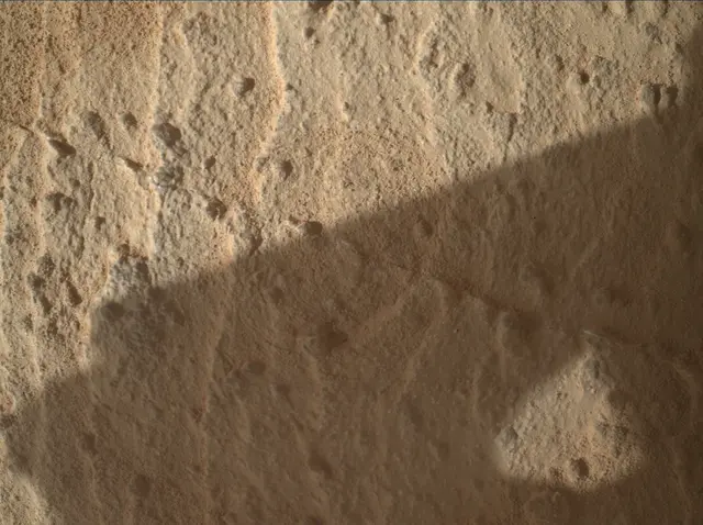 Sol 3916: Mars Hand Lens Imager (MAHLI)