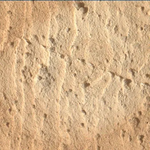 Sol 3916: Mars Hand Lens Imager (MAHLI)
