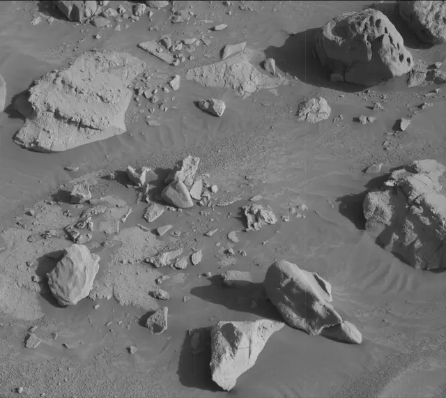 Sol 3917: Mast Camera (Mastcam)