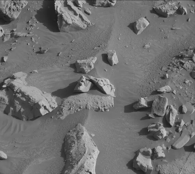 Sol 3917: Mast Camera (Mastcam)