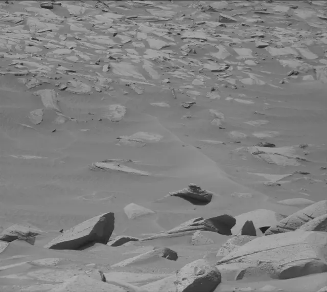 Sol 3917: Mast Camera (Mastcam)