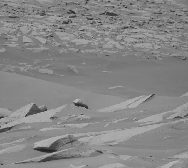 Sol 3917: Mast Camera (Mastcam)