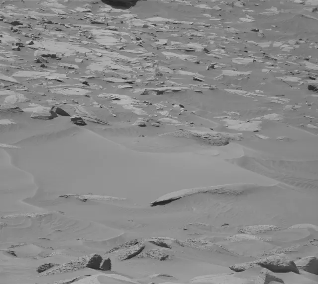 Sol 3917: Mast Camera (Mastcam)