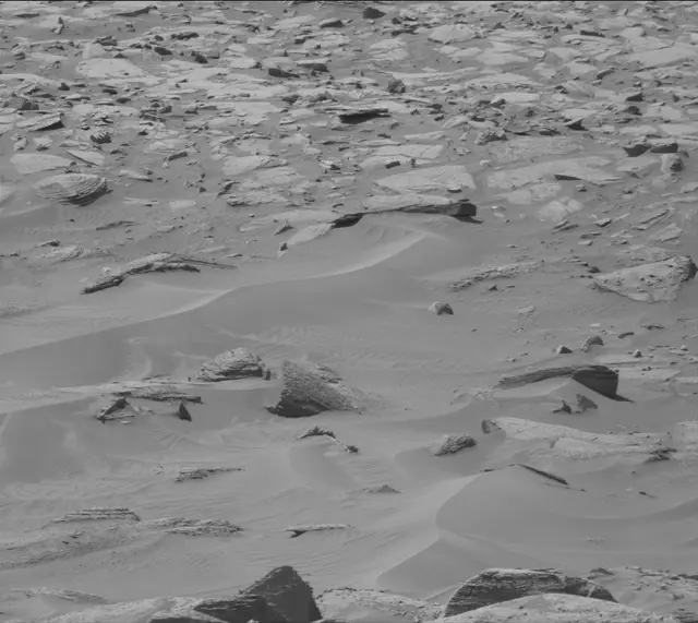 Sol 3917: Mast Camera (Mastcam)