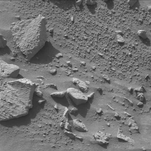 Sol 3917: Mast Camera (Mastcam)