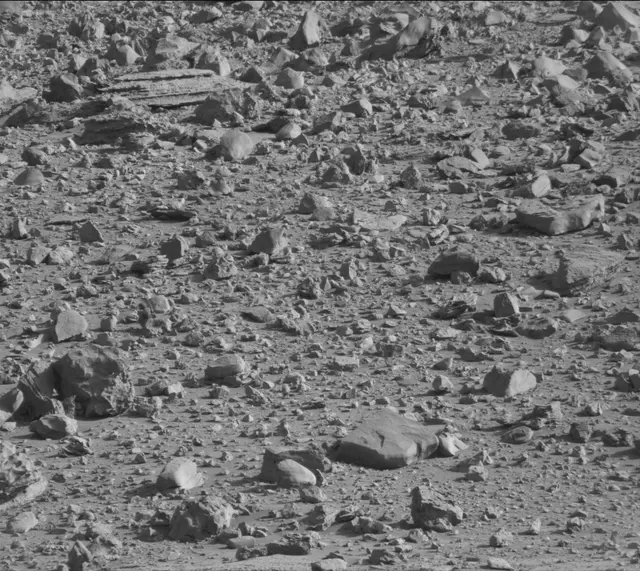 Sol 3917: Mast Camera (Mastcam)